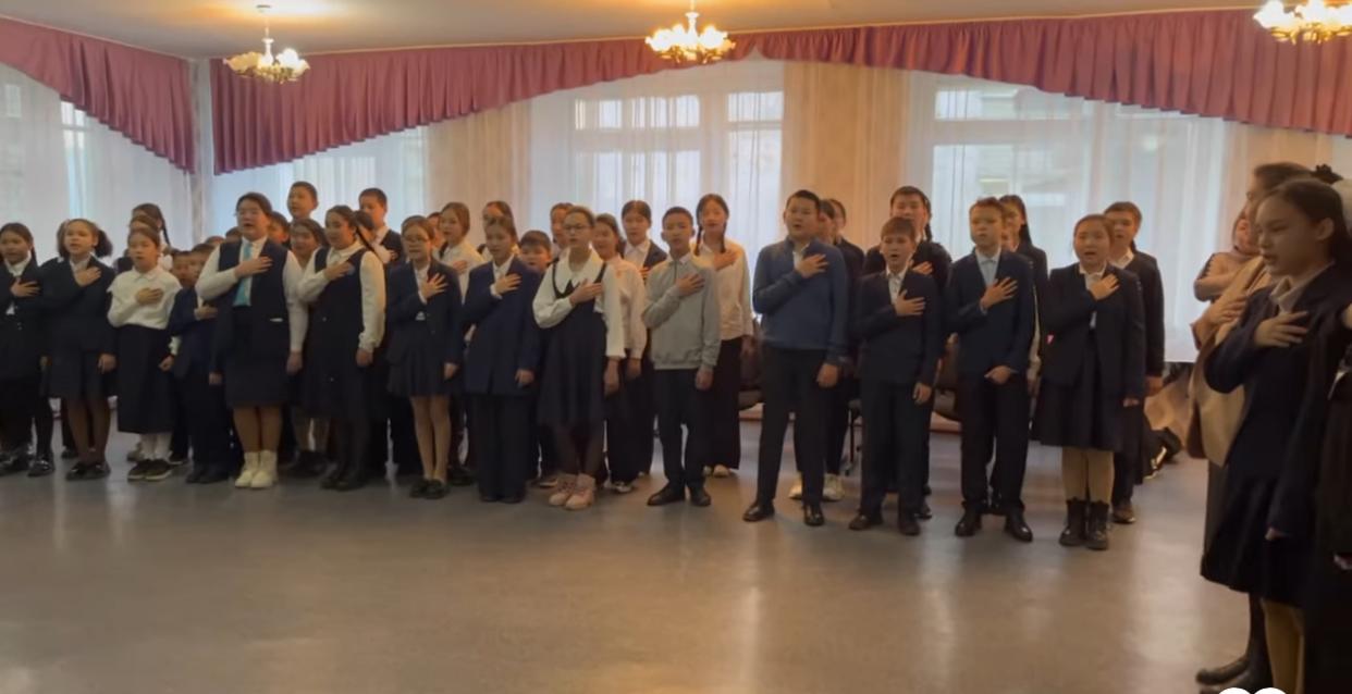 Республикалық әнұран орындау челленджі
