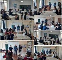 Мектеп инспекторы Рауан Сериккалиевич оқушылармен құқық бұзушылық
